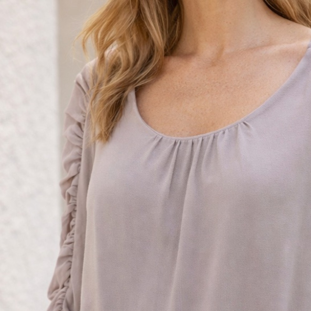 Elegant Lavender Blouse - Picture 3 of 7